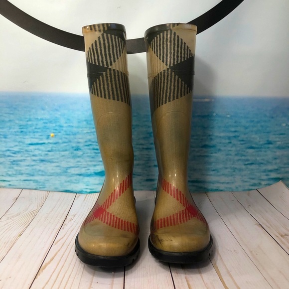 BURBERRY Rubber Rain Boot - Picture 16 of 16